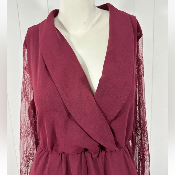 NWT Bloom Chic Women’s Burgundy Red Lace Sleeve Dress V Neck Size 14-16 - Picture 3 of 13